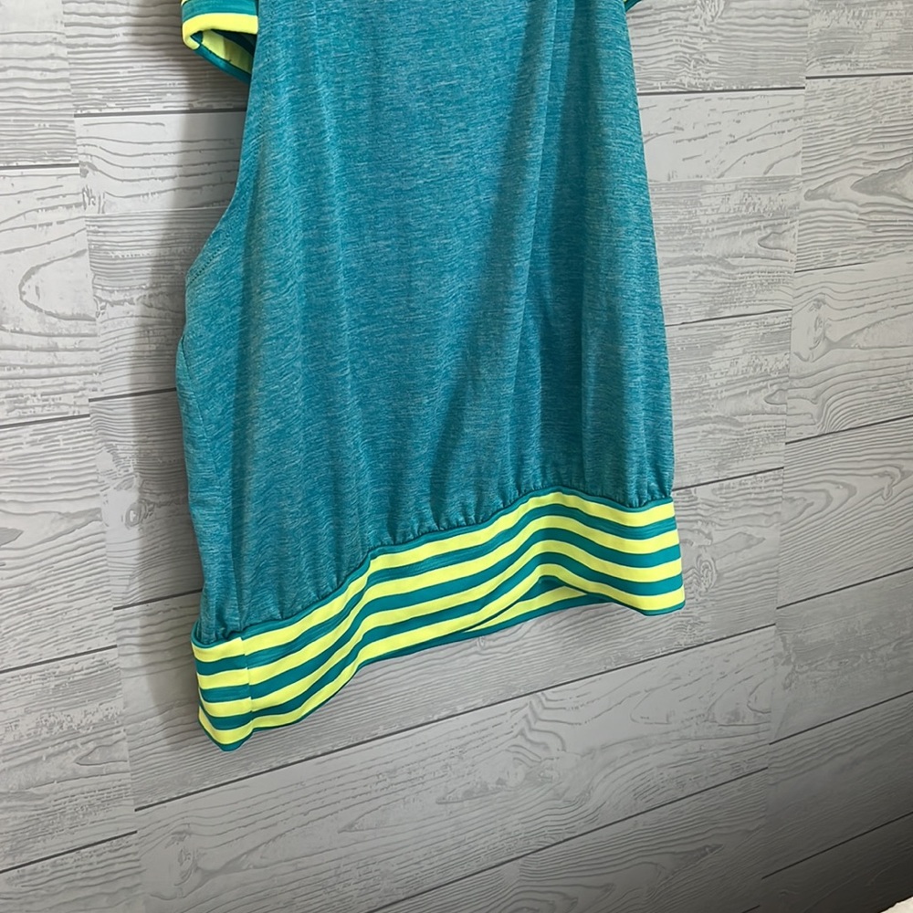 Nike 2 in 1 sports top - Picture 3 of 5